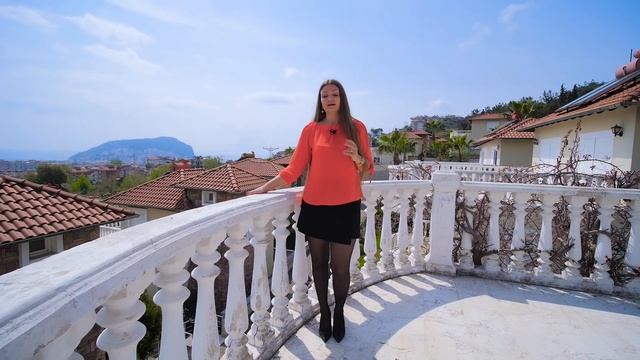 Вилла в центре Алании с роскошным видом на крепость и море. Продажа уютного дома с мебелью в Алании смотреть онлайн