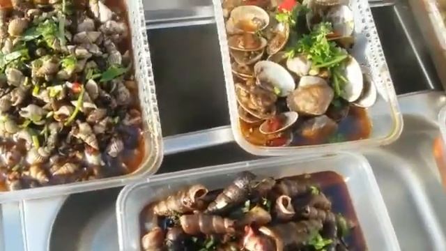 Маньчжурия. Деликатесы готовят на улицах города смотреть онлайн