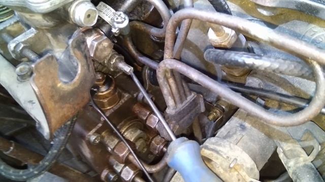 Замена прокладки топливного насоса на автомобиле VW Golf 3 1.6TDI (двигатель с автомобиля VW Golf 2 смотреть онлайн