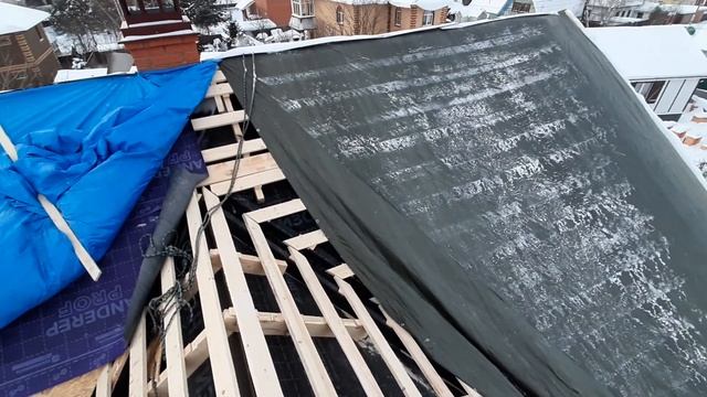 Зимний монтаж гибкой черепицы.. смотреть онлайн