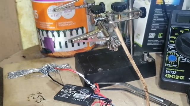 Батарея шуруповёрта, заряжаемая адаптером от смартфона. смотреть онлайн