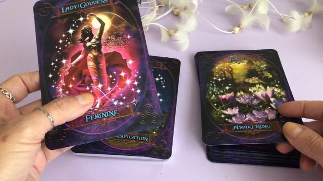 ?Witches’ Wisdom Oracle Cards? смотреть онлайн