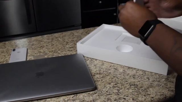MACBOOK PRO UNBOXING! 15" 2018 смотреть онлайн
