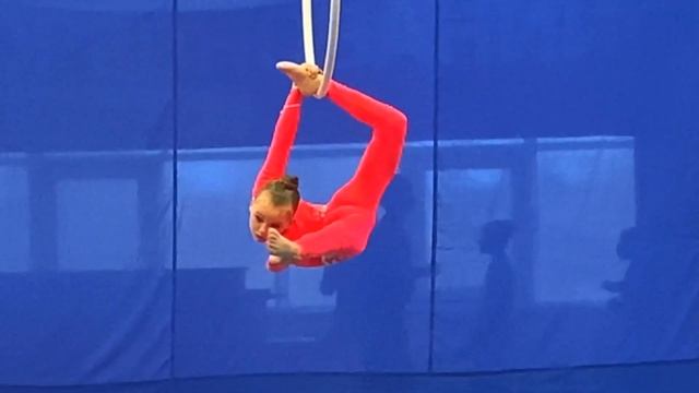ВОЗДУШНАЯ АКРОБАТИКА КОЛЬЦО СМОЛЬЯНИНОВА СОФЬЯ ПЕРМЬ ФРАГМЕНТ 11 смотреть онлайн