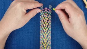 Как плести браслеты из резинок. Самый простой способ. Браслет сердце. Идеи браслетов из резинок.