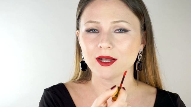 СВОТЧИ ПОМАД PUPA MILANO - RED QUEEN COLLECTION смотреть онлайн