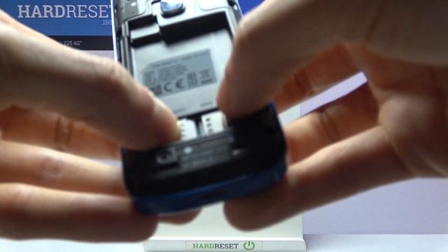 How to Insert SIM and SD Cards to NOKIA 225 4G - Remove Battery смотреть онлайн