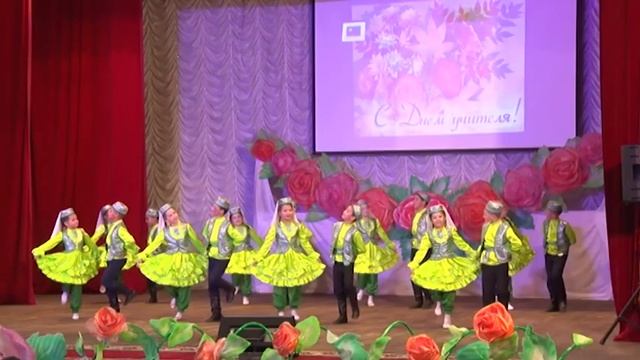 Татарский танец "Эйдэ биергэ" смотреть онлайн