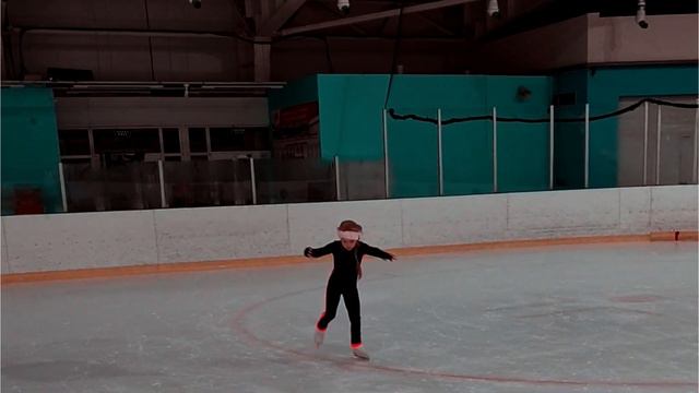Варя ,😍 внучка. Очень старается😁. (02 09 2023 Серов, центр гармония"). смотреть онлайн