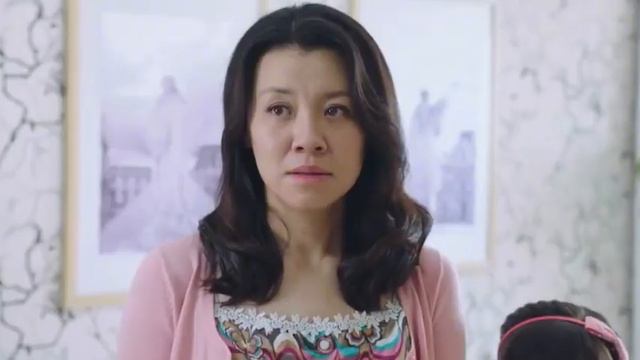 司機喊女孩讓座給老人，哪料她站起來說了一句話，司機趕緊又讓她坐下 смотреть онлайн