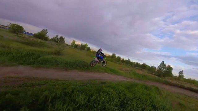 Motocross from FPV drone. As close as possible! смотреть онлайн