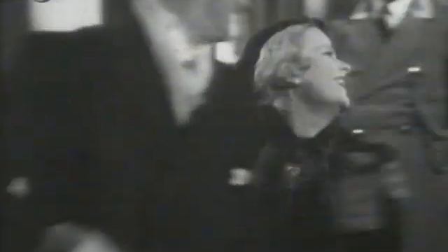 Rudi Schuricke - Regentropfen... Tango feat. Renate Müller! смотреть онлайн