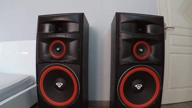 BASS Test Pro Cerwin Vega XLS 15 смотреть онлайн