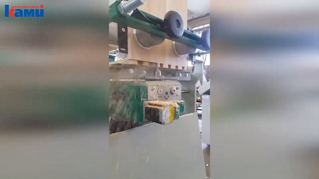 Шипорезный станок для ящичного шипа OMEC 650-A. Фрезерование шипа типа Ласточкин хвост смотреть онлайн