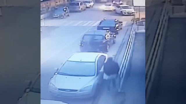 Зацепила чужую машину смотреть онлайн