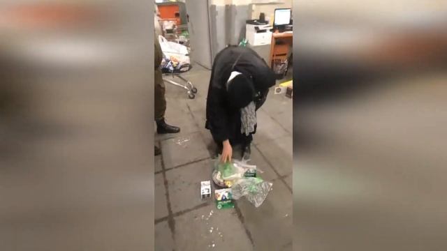 Безразмерная юбка или как вынести весть магазин. смотреть онлайн