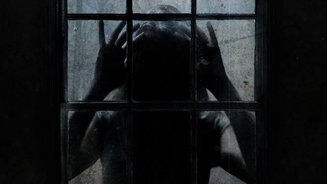 МОНСТР СНАРУЖИ | Страшная История смотреть онлайн