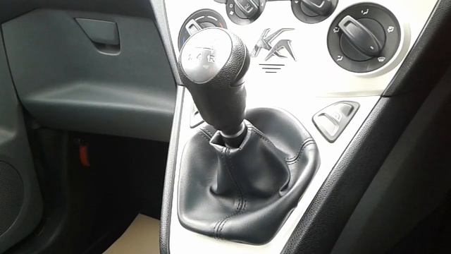 Ford Ka 1.3 TDCi Zetec 3dr Start Stop - YG61EGV смотреть онлайн