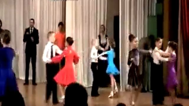 АРТ-ДАНС УЧАСТВОВАЛ В ВЕСНУШКАХ.flv смотреть онлайн