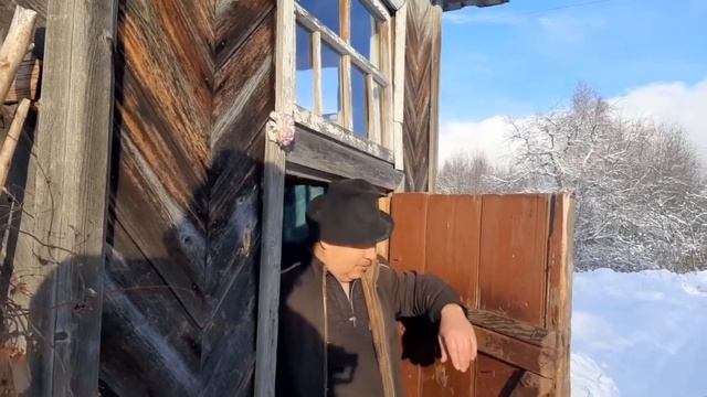 Обнаружил ОТШЕЛЬНИКА В заброшенной деревне! СНЯЛ НА КАМЕРУ смотреть онлайн
