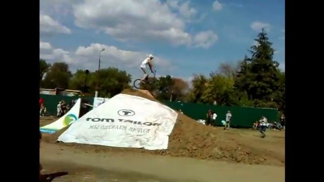 DIRT JUMP SESSION 2011 (Engels) смотреть онлайн