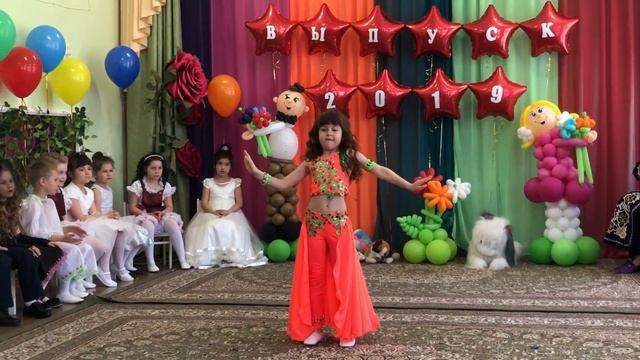 Восточный танец на Выпускном утреннике в детском саду! смотреть онлайн