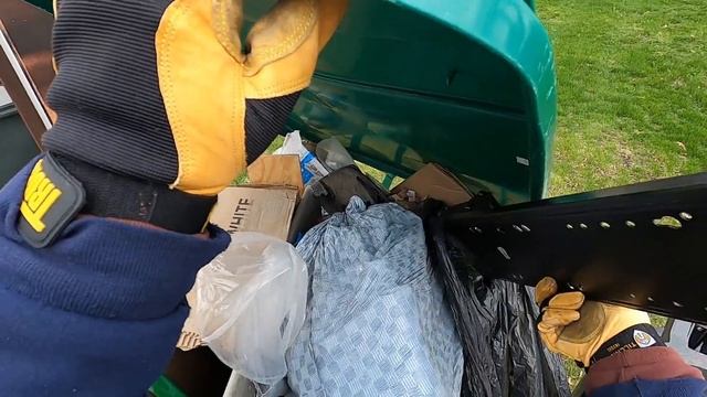 Why Was This Thrown Away? Trash Picked a Trek смотреть онлайн