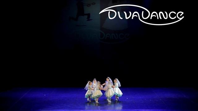 Невесты - танцы малышек 3-4 лет - дошкольные танцы от танцевальной студии Diva dance смотреть онлайн