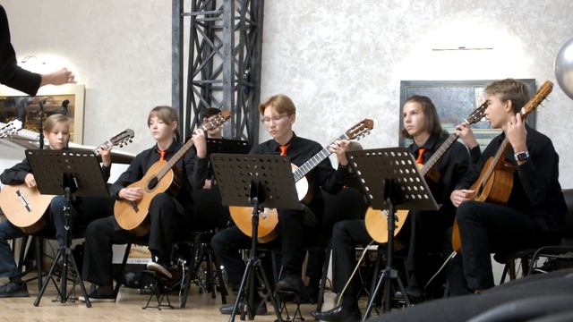 Ансамбель гитаристов. В Магнитогорском драмтеатре. смотреть онлайн