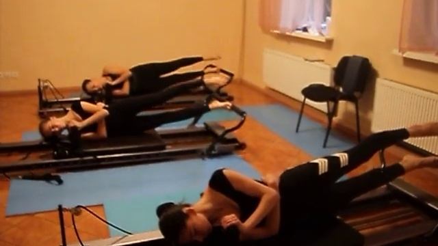 Классический экзерсис на реформере: Battement tendus pour le pied по параллельной позиции. смотреть онлайн