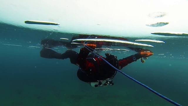 Подлёдные погружения на карьере "Лазурный" / ICE Diving 2015 смотреть онлайн