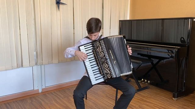 Шерстюков Дмитрий. "Поросята и Серый волк" Е.Дербенко смотреть онлайн