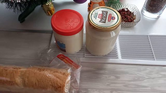 16 января 2022 г. Бутерброды со шпротами. Готовит любимый муж.💋❤️ смотреть онлайн