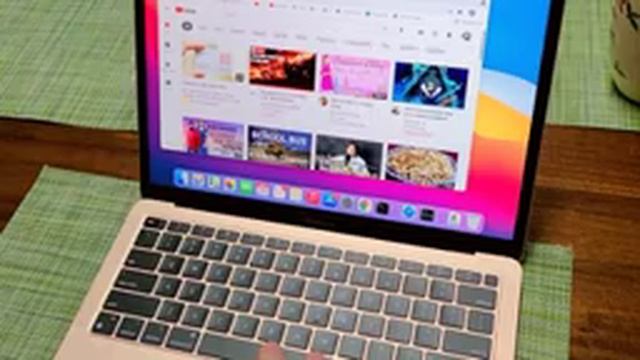 MacBook Air with Apple M1 Chip | Unboxing смотреть онлайн