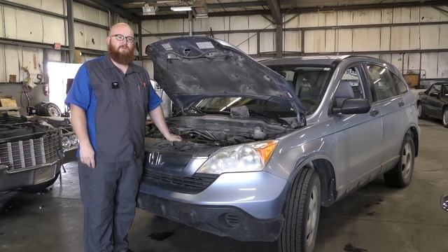 Small mistake makes a huge problem. Can the CAR WIZARD save a '07 Honda CRV? AND 2 Mint SL Mercedes смотреть онлайн