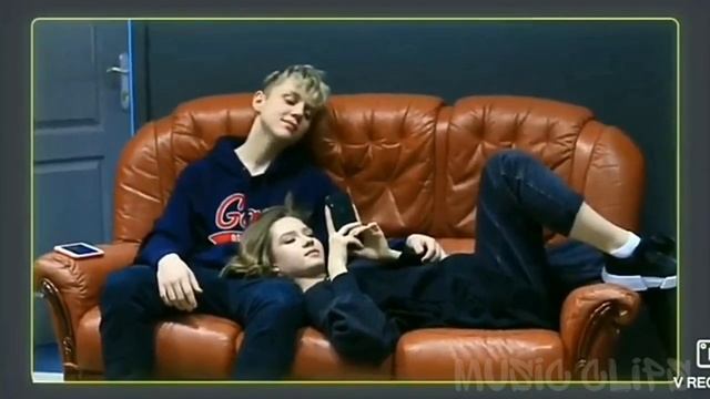 Лиза и Ваня // Неоновый огонь - милые моменты ( OPEN KIDS ) смотреть онлайн