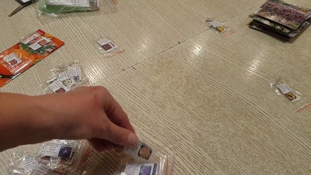Распаковка посылки с семенами цветов. смотреть онлайн