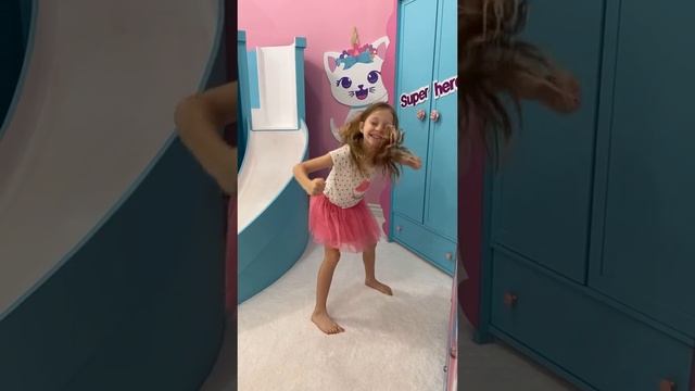 Танцы от Насти смотреть онлайн