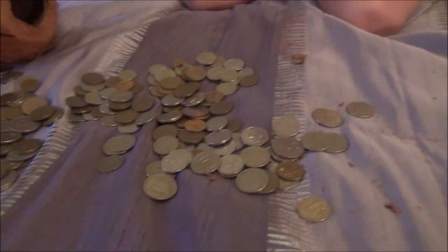 ВЛОГ день 1. Разбиваем копилку Считаем деньги Сколько 2-хлетний ребенок собрал Divide the treasury смотреть онлайн