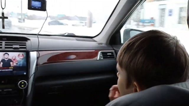 Дед с внуком поют в машине (часть 2) смотреть онлайн