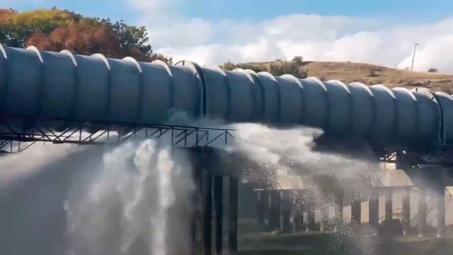 Стало известно, почему из дюкера «Томузловского» хлестала вода смотреть онлайн