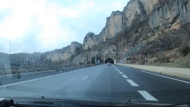 Поездка за юнитом из Испании в Германию по бесплатным дорогам смотреть онлайн