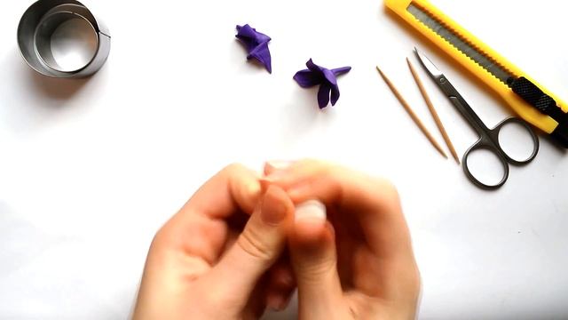 МК: Полевой колокольчик из пластики // DIY: Bluebell (Campanula) Polymer Clay Tutorial [english sub смотреть онлайн