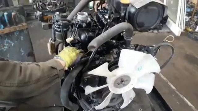 Запуск дизельного двигателя Yanmar 3TNE88 со спецтехники смотреть онлайн