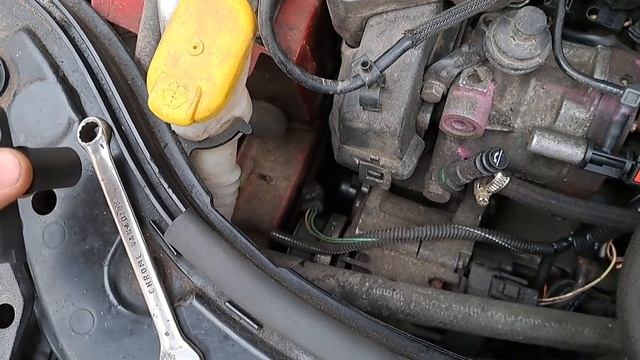 Плохо запускается Renault Megan 2 1.5dci.Проблема решена! Проблема с датчиком распредвала! смотреть онлайн