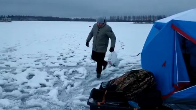 Зимняя рыбалка . Озернинское водохранилище . смотреть онлайн