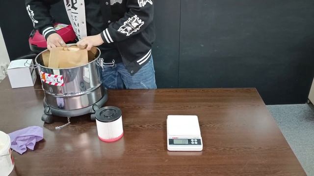 Штроборез можно и с простым пылесосом (например Зубр ПУ-20-1400), но используя синтетический мешок смотреть онлайн