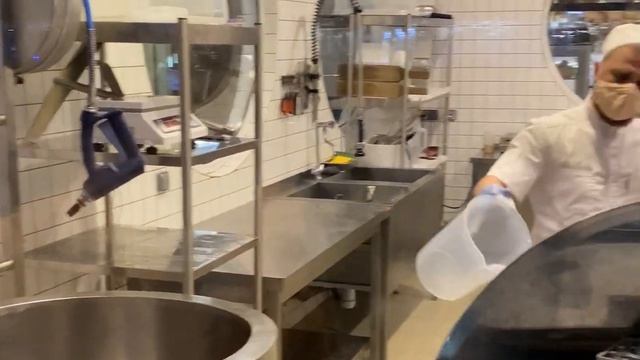 ОХЛАДИТЕЛЬ МОЛОКА 500л (Ресторан СЫРОВАРНЯ) Novikov, Новиков смотреть онлайн