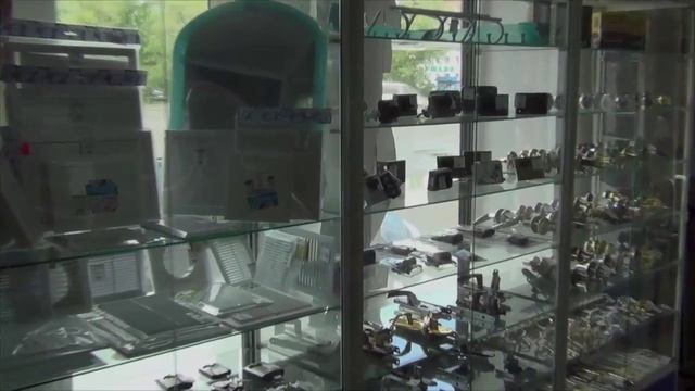 Магазин Авангард Абакан. Отделочные материалы.Линолеум. Обои. Краски. Магазины Абакана смотреть онлайн