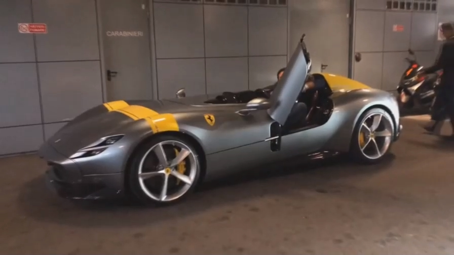 2019 FERRARI MONZA - современная икона в стиле пятидесятых !! смотреть онлайн